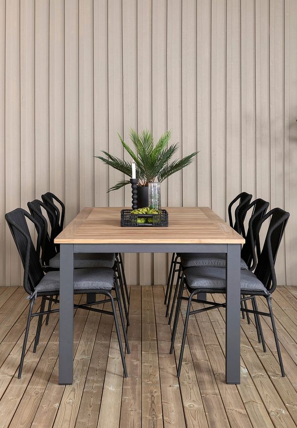 Stilren matbord 2025 från Venture Home.