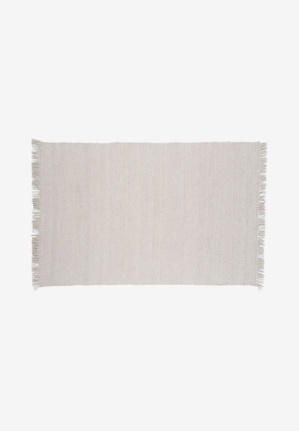 Härlig vit matta i ull från Venture Home.