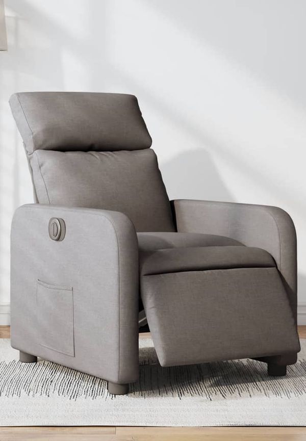 Elegant Fåtölj som passar bra vid många olika tillfällen.