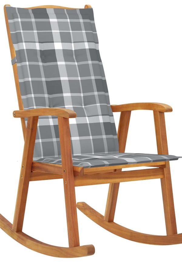 Jättesnygg Stol som passar bra vid många olika tillfällen.