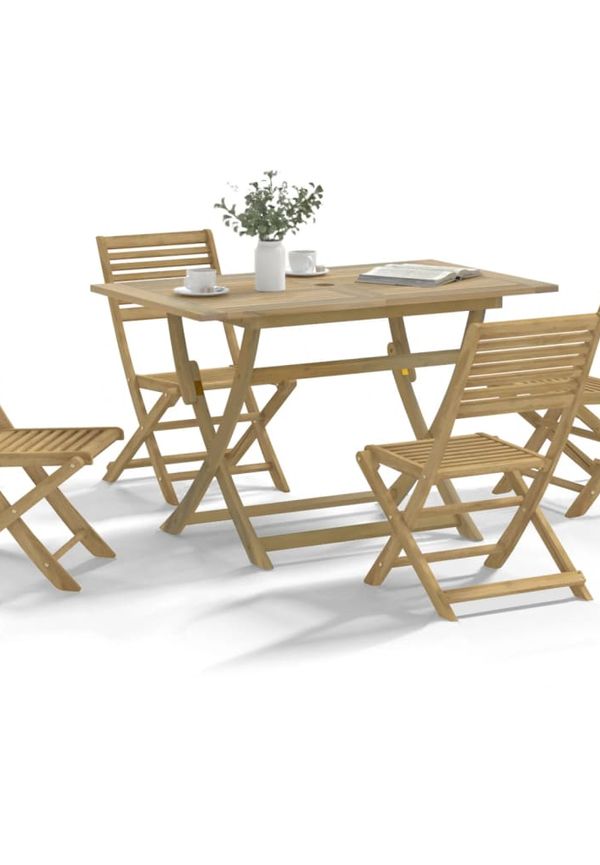 Snygg bord som passar bra vid många olika tillfällen.