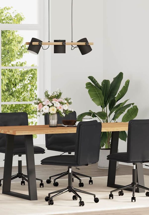 Ikonisk matstol i svart färg gjord i bomull.