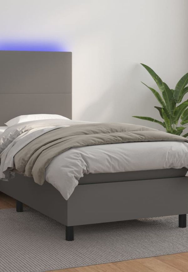 Otroligt fin Säng som passar bra vid många olika tillfällen.