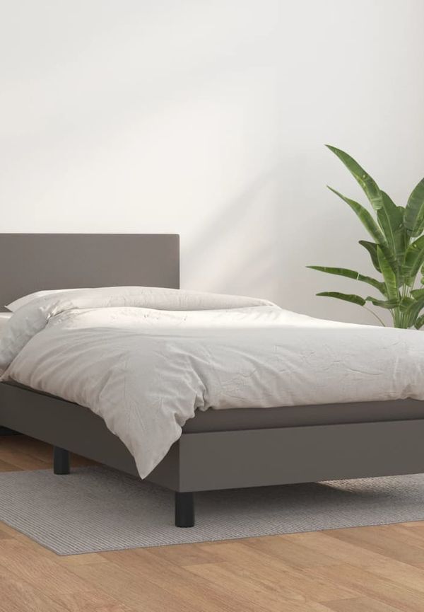 Cool Säng som passar bra vid många olika tillfällen.