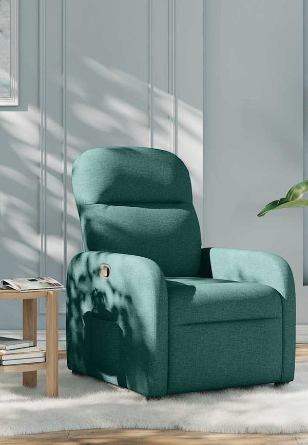 Moderiktig Fåtölj som passar bra vid många olika tillfällen.