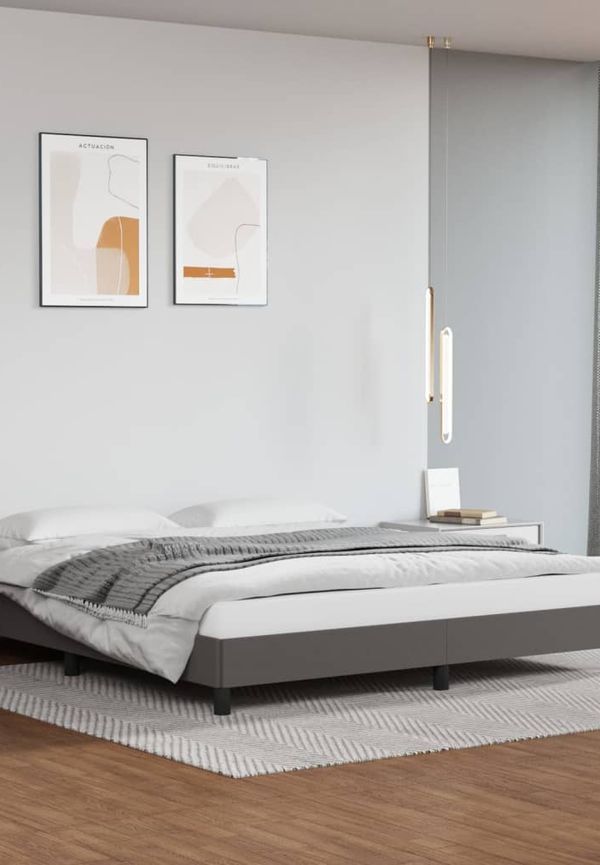 Elegant Säng som passar bra vid många olika tillfällen.