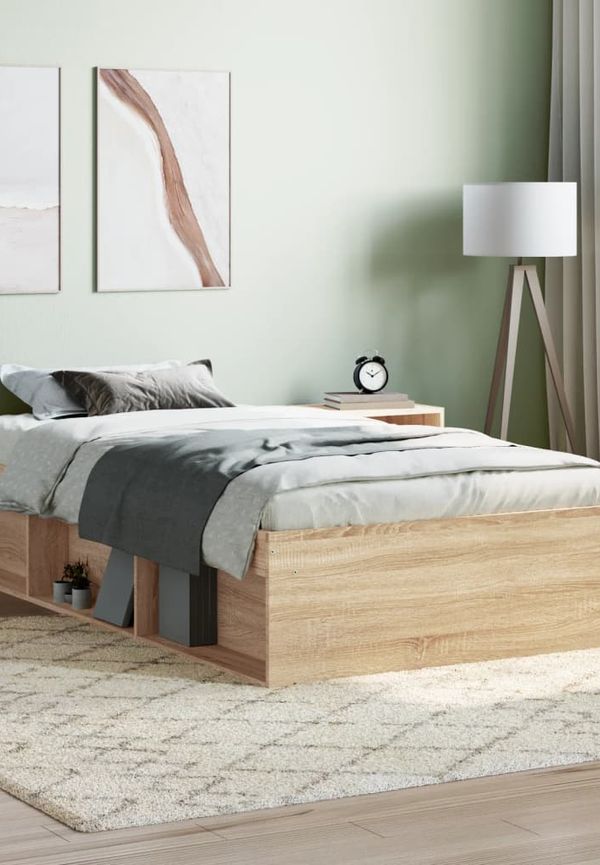 Brun säng i ek som passar perfekt till våren 2025!