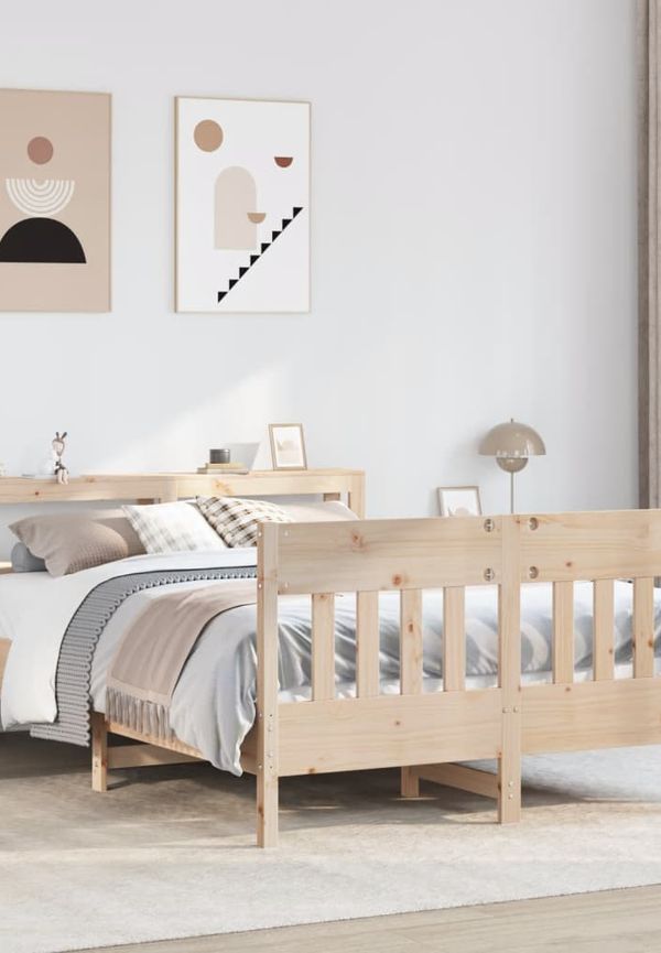 Riktigt fin Säng som passar bra vid många olika tillfällen.