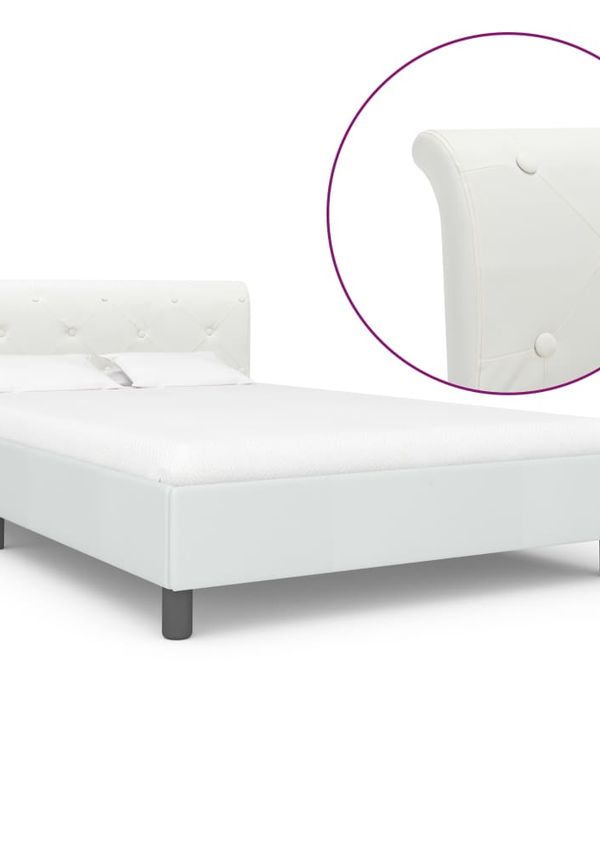 Supersnygg sängram i vit färg gjord i bomull.