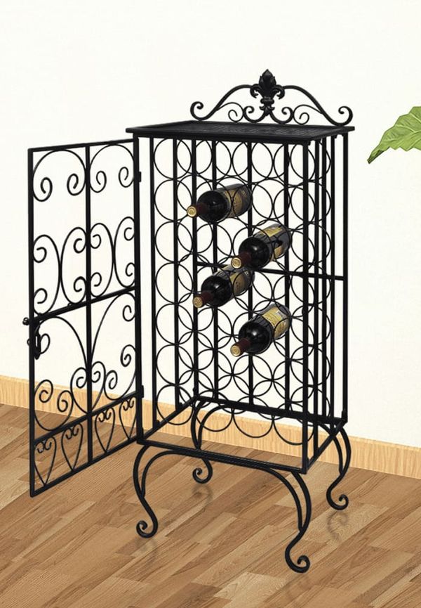 Snygg Skåp som passar bra vid många olika tillfällen.