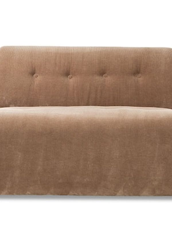 Brun fåtölj som passar perfekt till sommaren 2025!