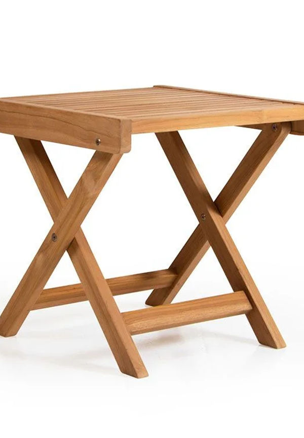 Snygg bord som passar bra vid många olika tillfällen.