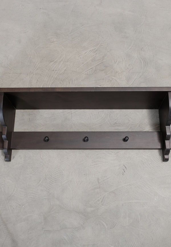 Vacker vägghängare i mörkbrunt från No brand.