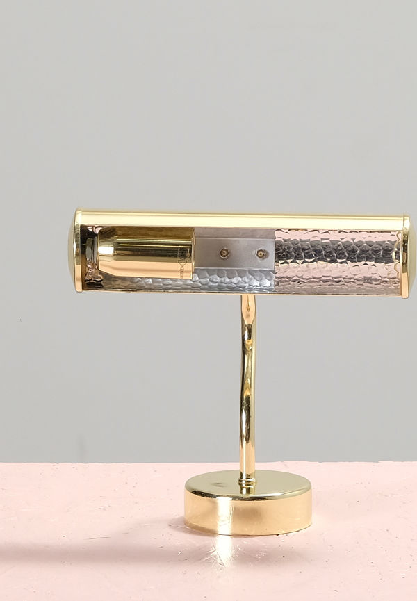 Härlig bord som passar bra vid många olika tillfällen.