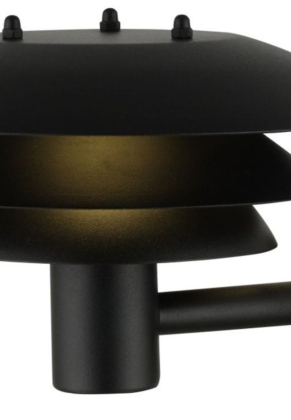 Moderiktig vägglampa 2025 från Oriva.
