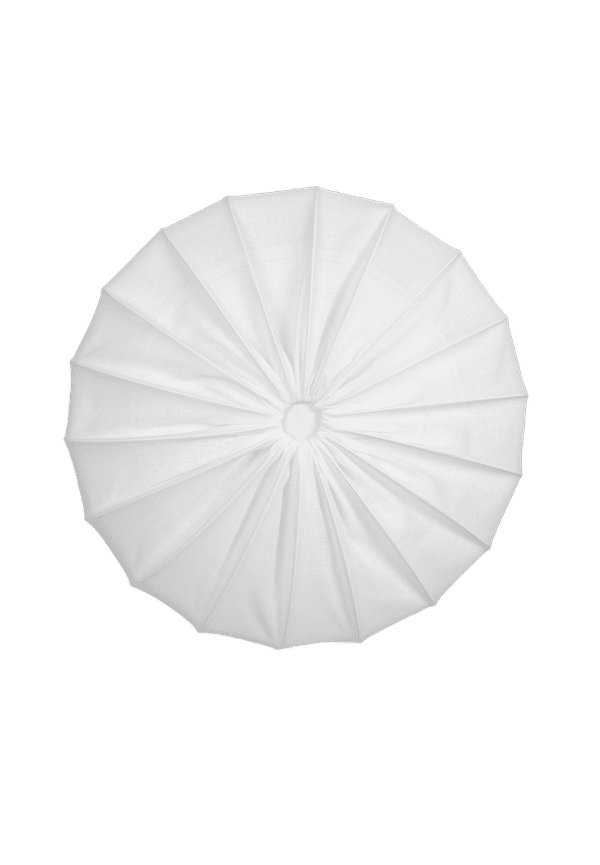 Riktigt snygg lampa i vit färg gjord i linne.