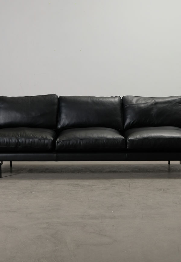 Cool soffa i läder från Wendelbo.