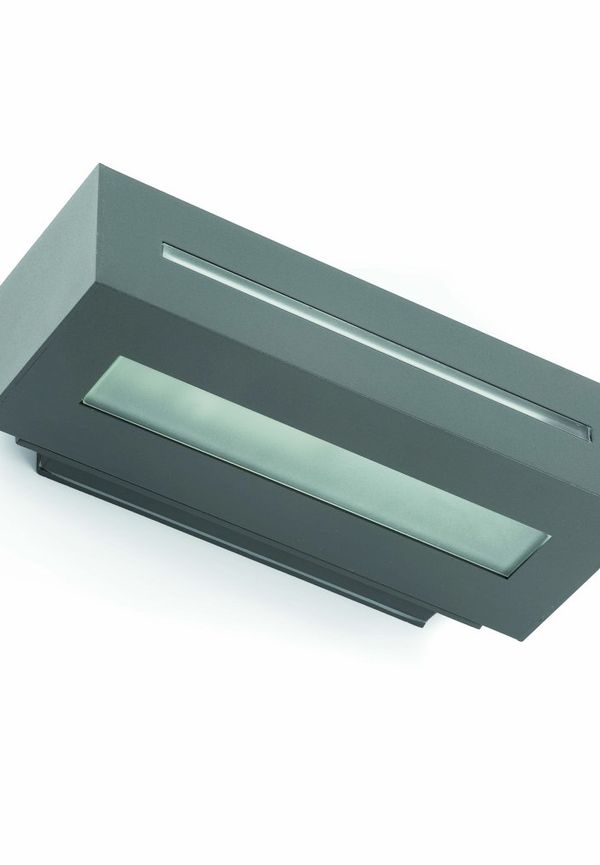 Trendig fasadlampa i aluminium från Faro Barcelona.