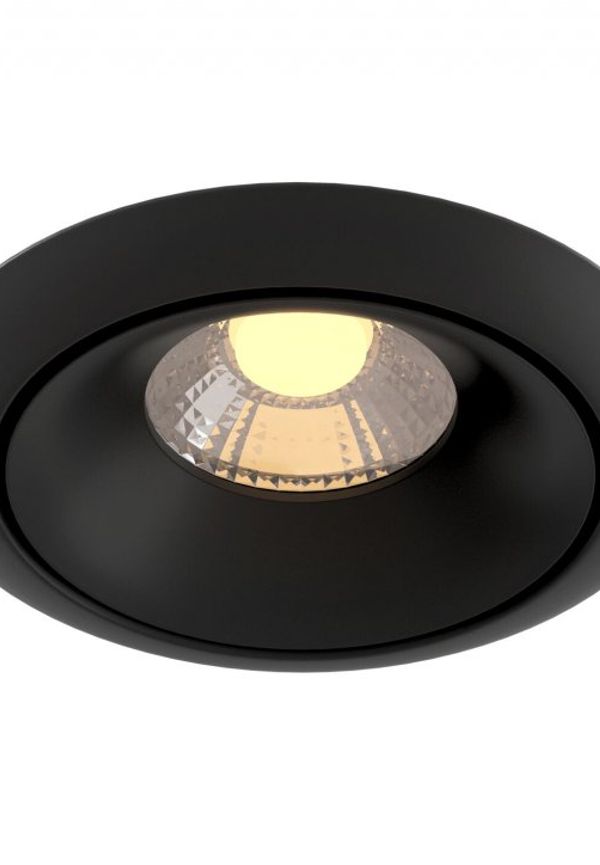 Riktigt snygg Lampa som passar bra vid många olika tillfällen.