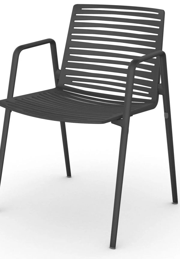 Fantastiskt fin karmstol i aluminium från Fast Design.