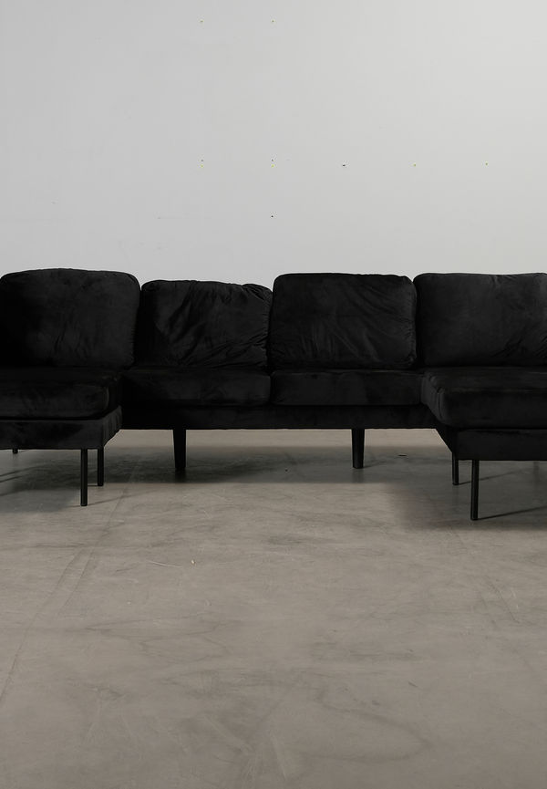 Snygg Soffa som passar bra vid många olika tillfällen.