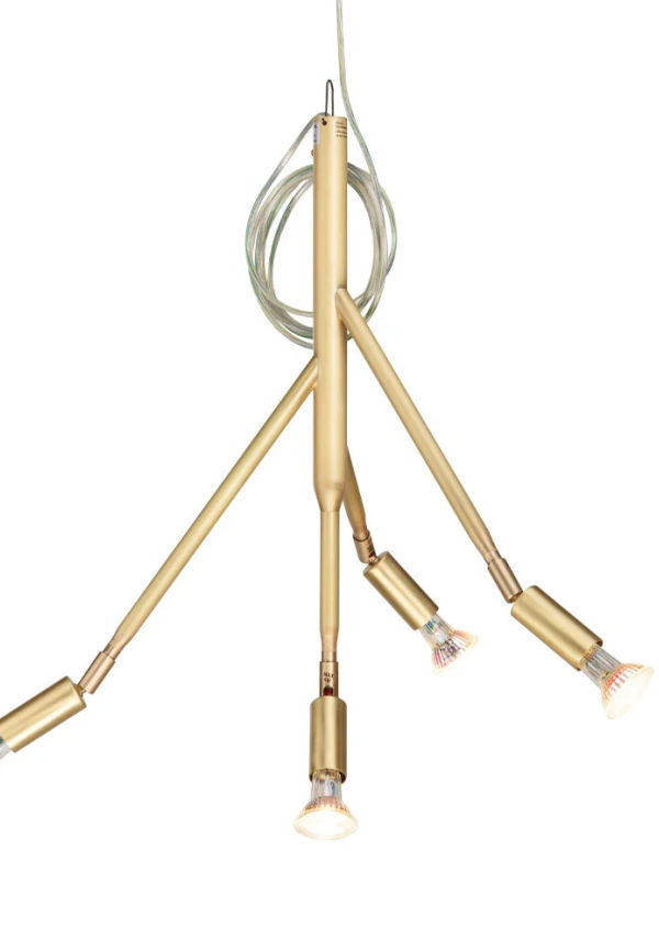 Moderiktig taklampa i guldfärgat från Örsjö Belysning.