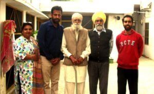 Jaswant Singh Kanwal with his fans and readers