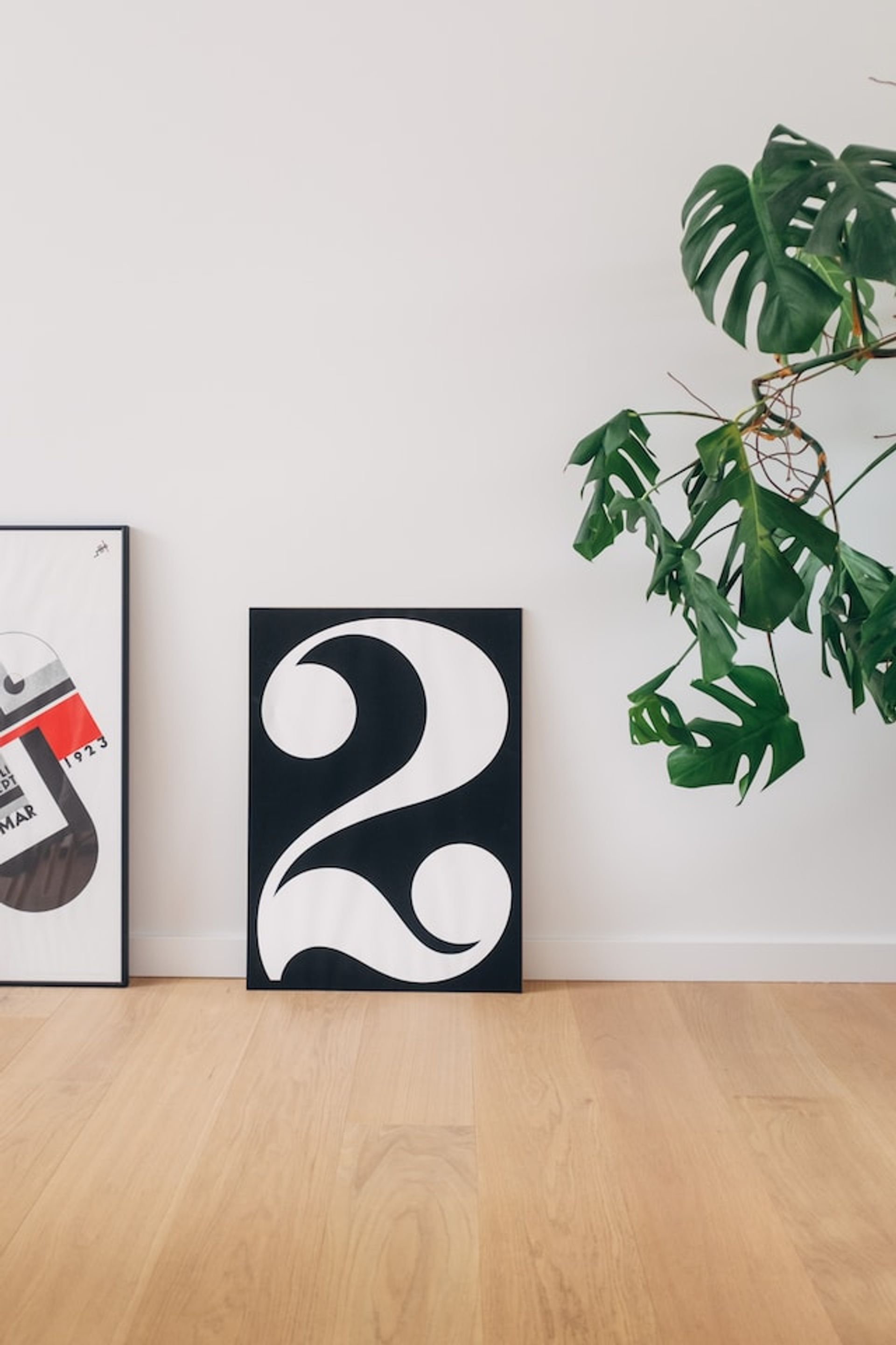 wallpaper design with wood theme