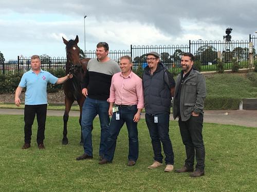 Bon Dancer Wins Geelong