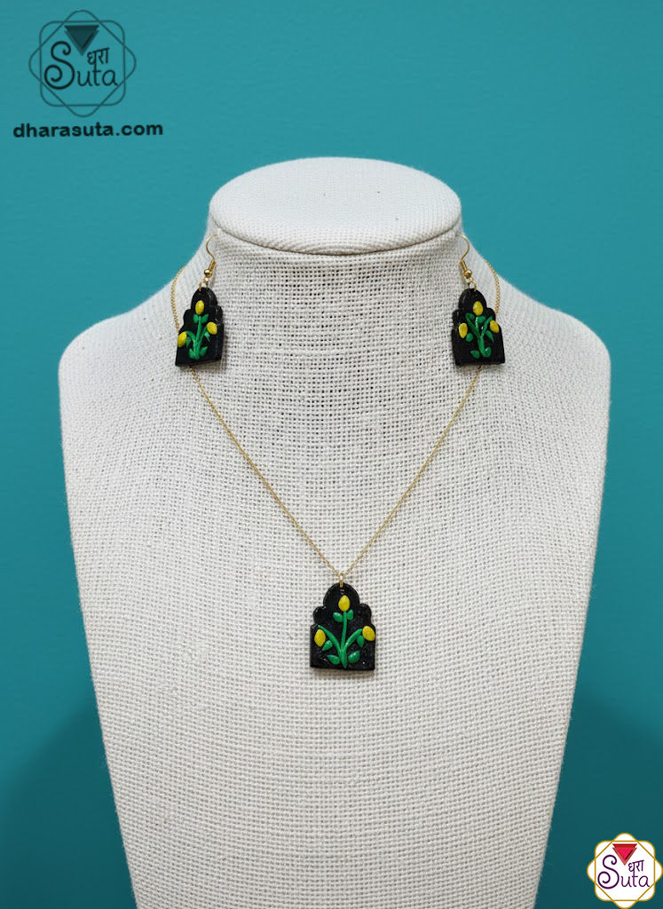 Handcrafted Floral Jharokha Pendant Necklace & Matching Earrings Jewelry Set