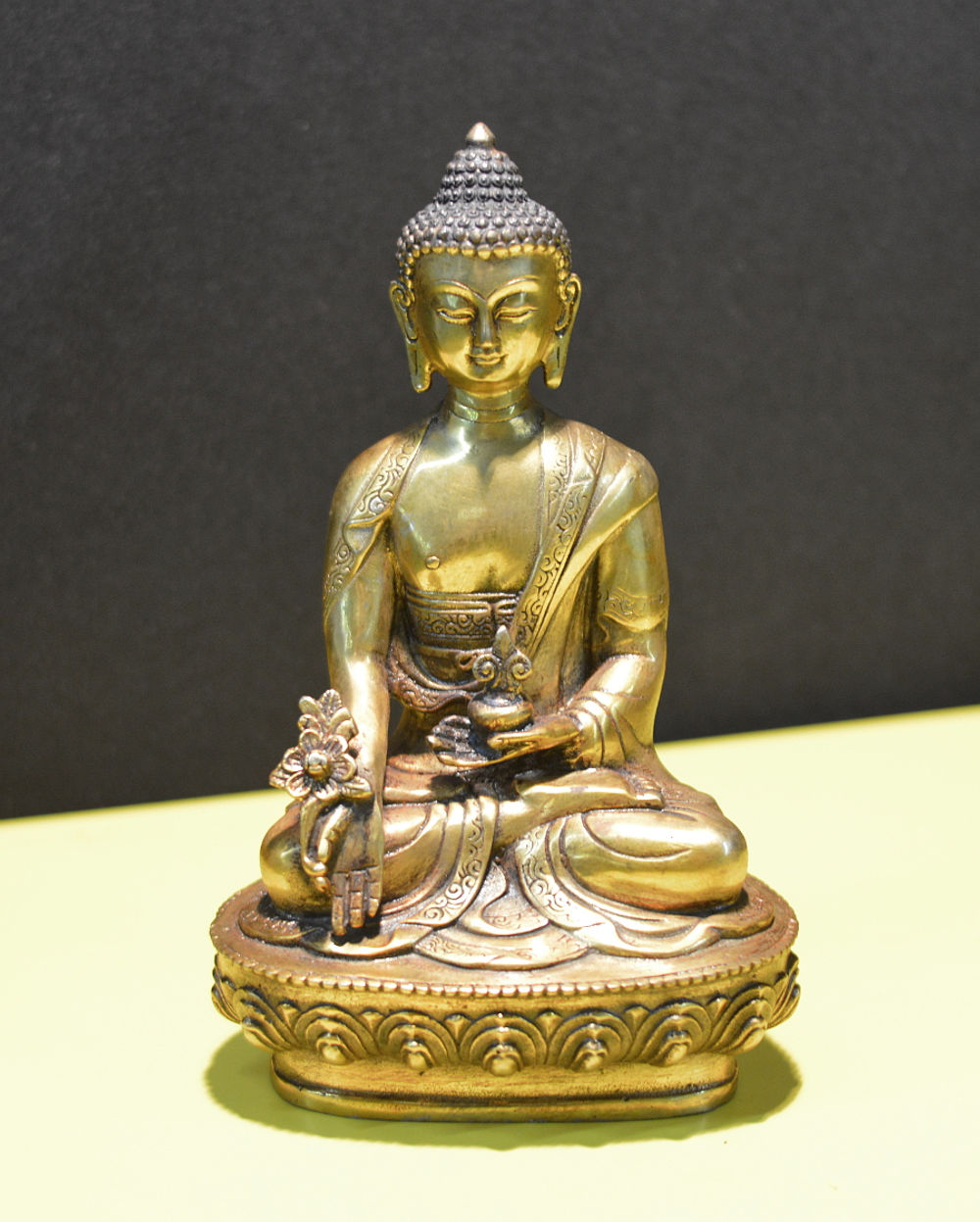 Будда цена. Будда Шакьямуни статуэтка. Будда медицины статуэтка. Фигурка "Будда". Будда медицины фигурка.