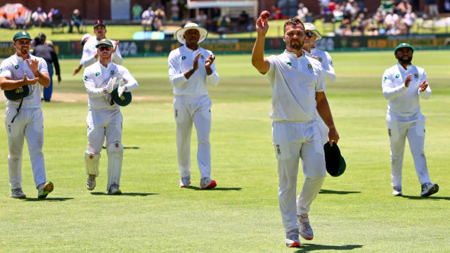 Dane Paterson’s Five-Wicket Haul Keeps Proteas in Command Against Pakistan