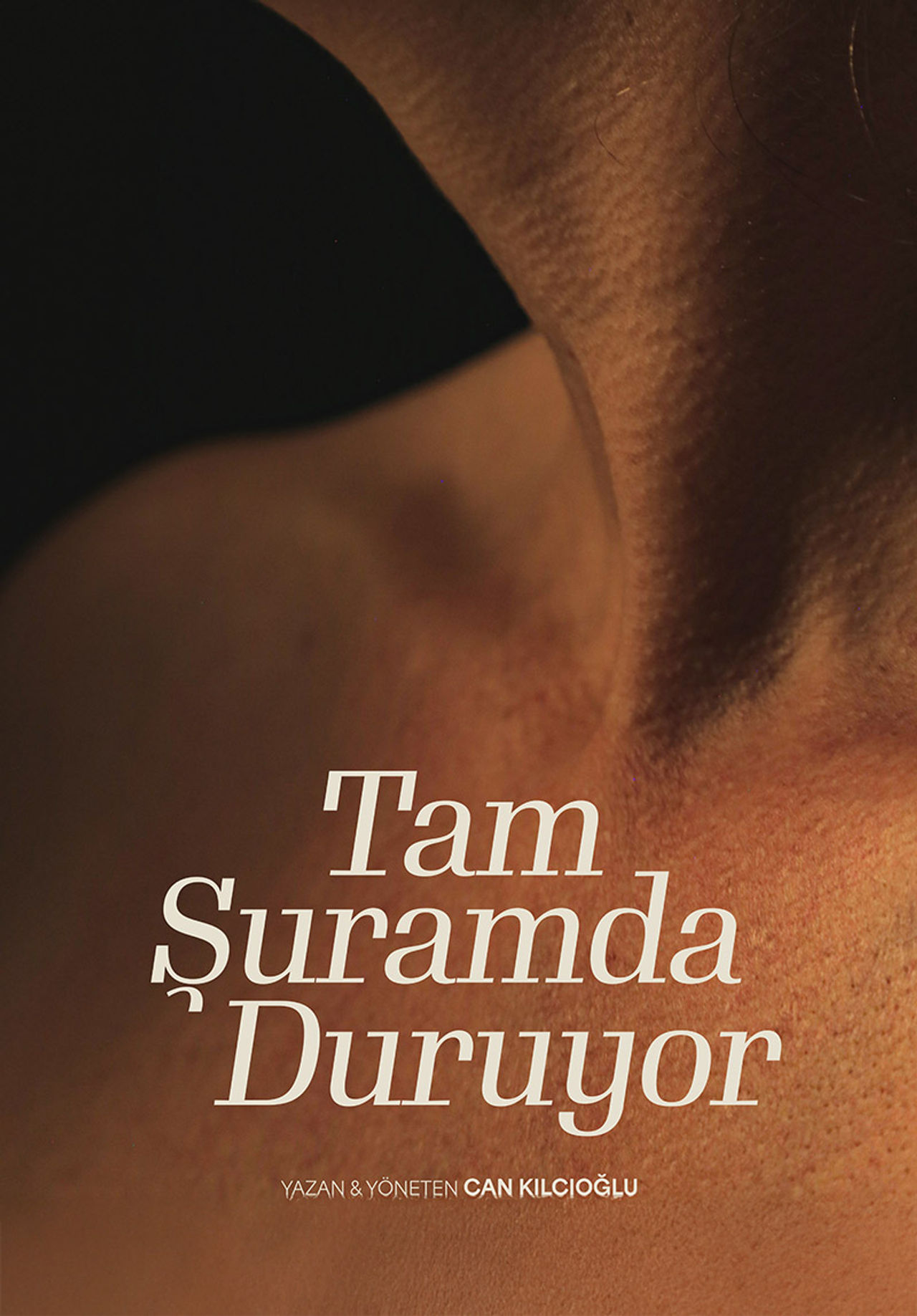 
                    Tam Şuramda Duruyor                