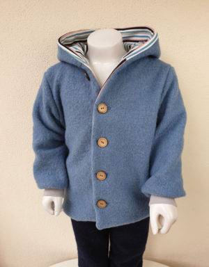 Walkjacke blau, bunte Streifen