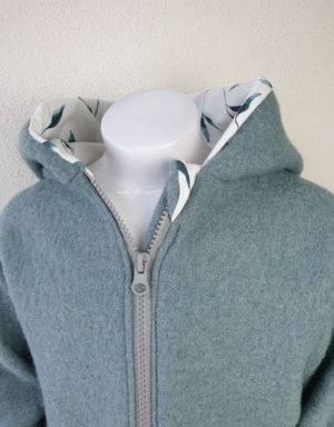 Walkjacke mintgrün, weiß mit grünen Blättern