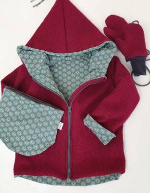 Walkjacke beere, grün mit Blume