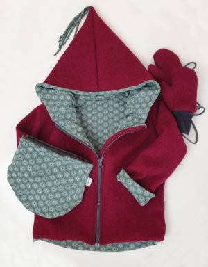 Walkjacke beere, grün mit Blume