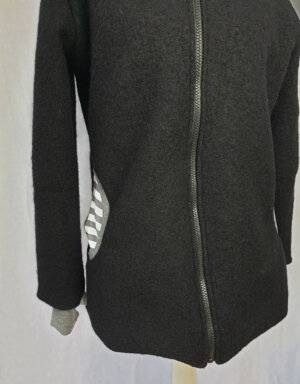 Damenjacke aus Walk schwarz, Jersey gestreift grau / weiß (tailliert)