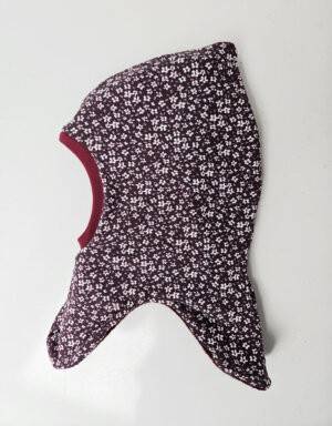 Schlupfmütze weinrot mit Blumen