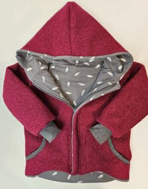 Walkjacke beere, grau mit Feder