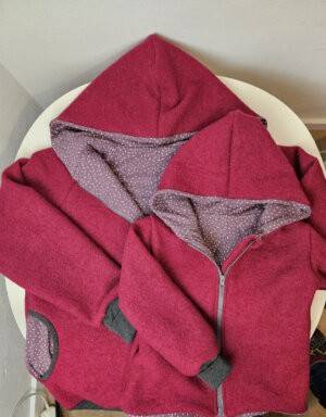 Walkjacke beere, mauve mit Strichen