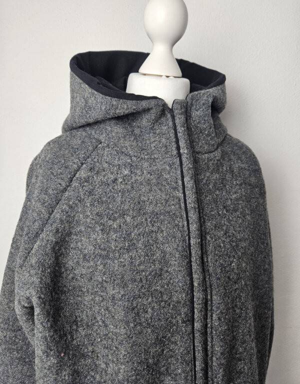 Damenjacke aus Walk dunkelgrau, Bio-Jersey schwarz