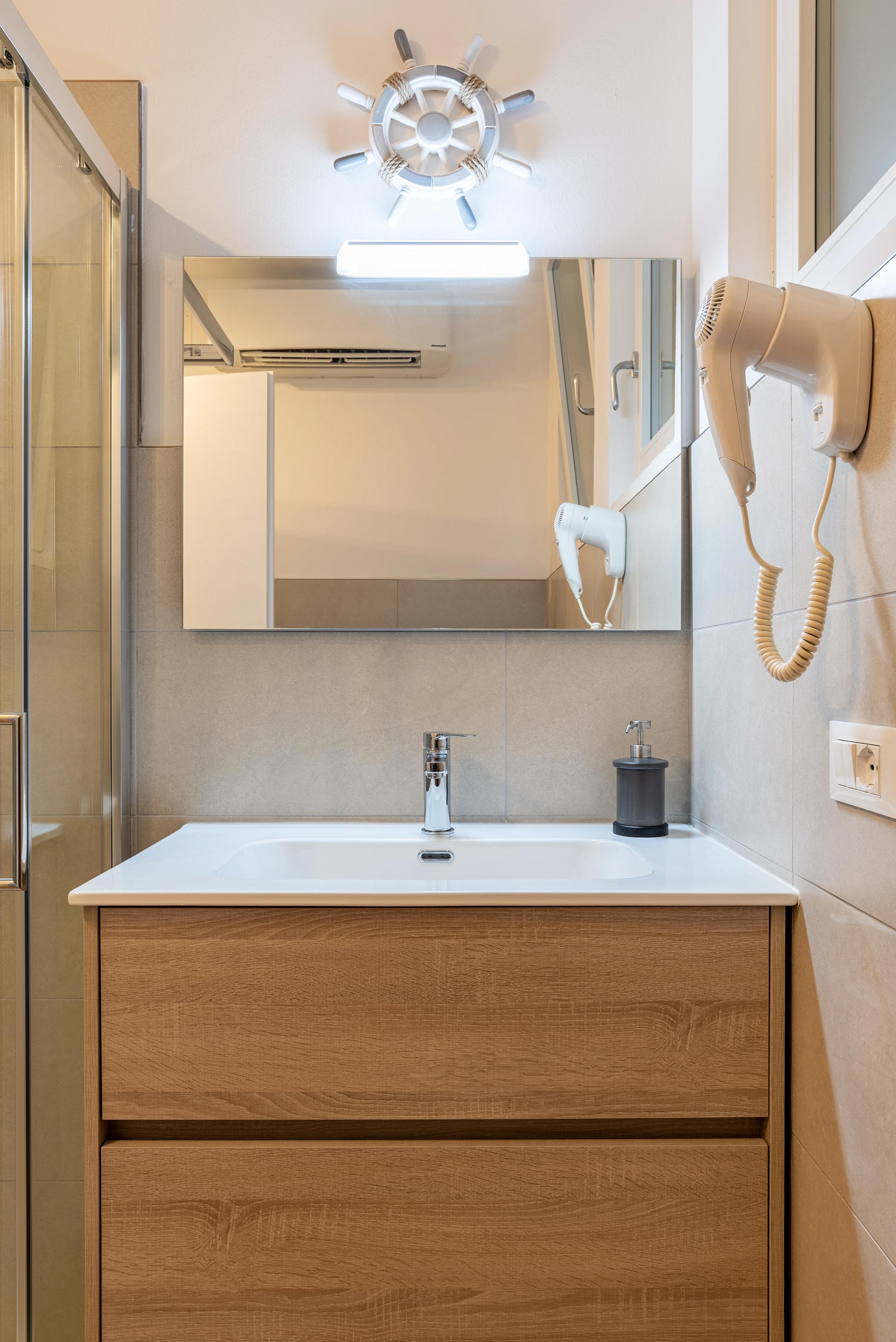 JUNIOR SUITE — photo 9