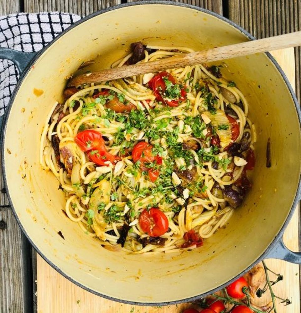 Speedy Fennel and Tomato Spaghetti