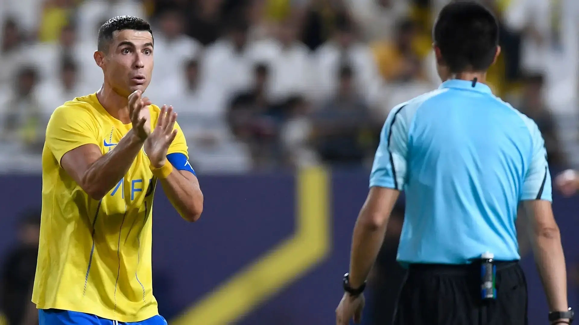 Insiden fisik antara Ronaldo dan Matias Palacios di lapangan