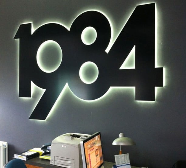 contoh letter sign di kantor