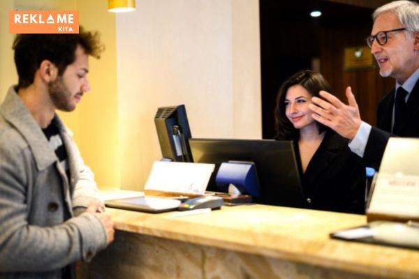Dengan memahami penyebab penurunan kepuasan pelanggan, hotel dapat mengambil langkah-langkah perbaikan yang tepat dan kembali meningkatkan kepuasan tamu hotel dan loyalitas.