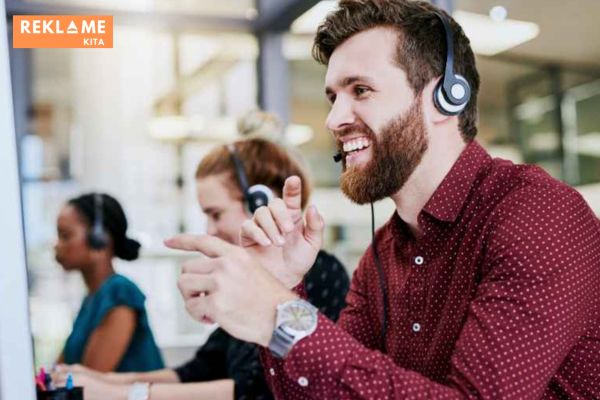 Jika kita tidak dapat mengelola pelanggan dengan baik, maka potensi mendapatkan omset dari pelanggan bisa hilang begitu saja. Baik itu dari pelanggan baru atau pelanggan lama.