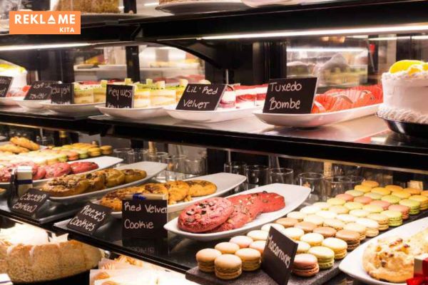 Gunakan kombinasi strategi online dan offline untuk menjangkau pelanggan yang lebih luas untuk bisnis bakery di Bali. Tawarkan promo dan diskon menarik untuk menarik minat pelanggan baru dan meningkatkan penjualan. Berikan layanan pelanggan yang excellent untuk membangun loyalitas pelanggan.