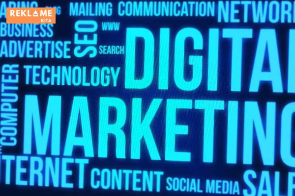 Digital marketing adalah dunia yang terus berubah secara konstan. Penting untuk mengikuti tren terbaru dan beradaptasi dengan perubahan untuk tetap kompetitif.